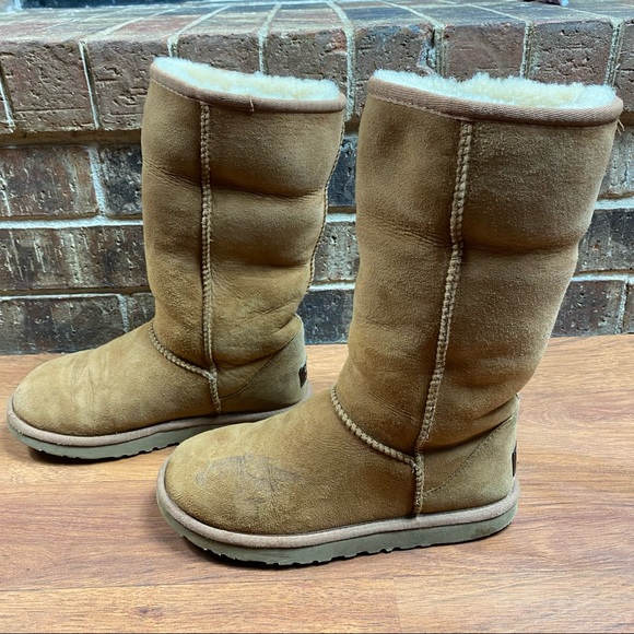 UGG Australia S/N 5815 Leather Genuine Sheepskin Classic Tall Winter Boots   Siz - Picture 2 of 9